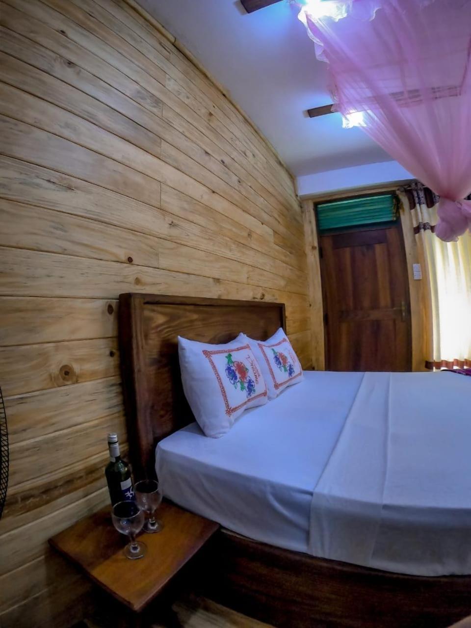 אלה Mountain Range Cottage מראה חיצוני תמונה